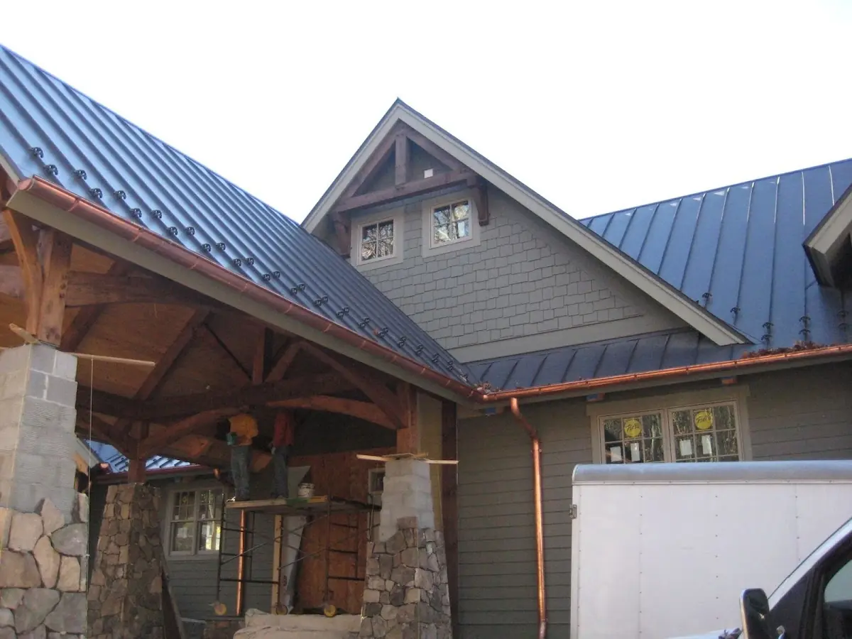 Craftsman Roofing team delivering quality roofing work in Country Homes